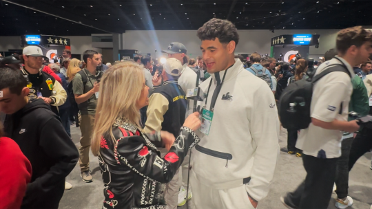 THE KELLY WILLIAMS SHOW: Playing with Purpose: Seattle Seahawk - Chazz Surratt - Season 3, Episode 10